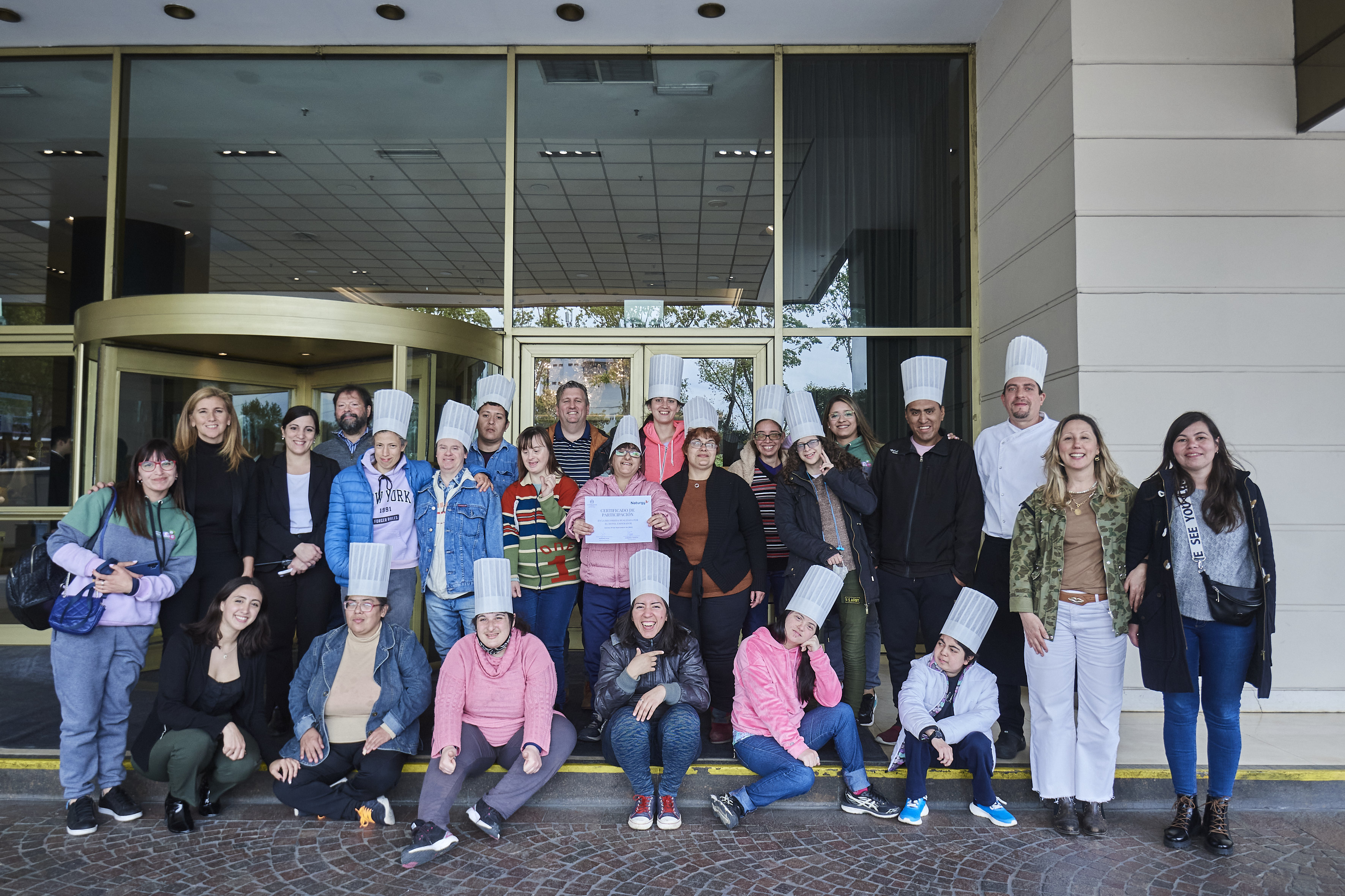 NATURGY, Alumnos del programa “Energía del Sabor” se capacitaron en el Hotel Emperador.